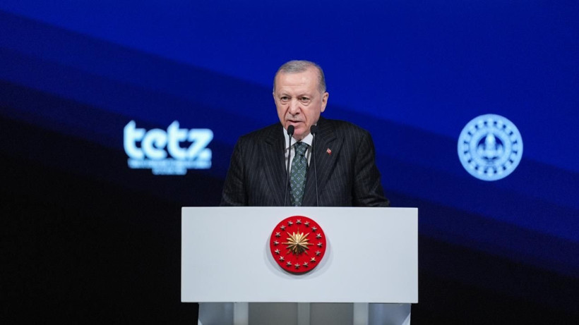 Erdoğan'a telefon geldi salondan ayrıldı! - Resim: 1