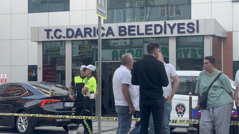 Belediye binasında silah sesleri… Belediye başkanı vuruldu! - Resim: 2
