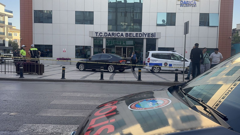 Belediye binasında silah sesleri… Belediye başkanı vuruldu! - Resim: 3