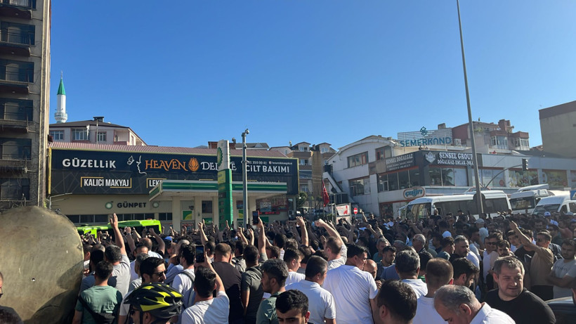 Harb İş Kocaeli’nin örgütlü olduğu Gölcük Tersanesi’nde işçiler yolu kapattı - Resim : 3