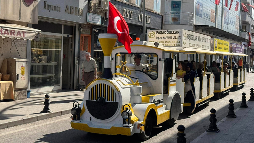 Karamürsel Festival Treni tüm gözlerini üzerine çekti! - Resim : 1