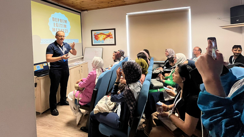 Kocaeli Büyükşehir Belediyesi'nden deprem eğitimi! - Resim : 1