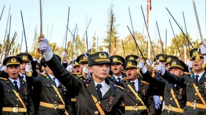 İhraç edilen teğmenlere “yok artık” dedirten düğün yasağı! - Resim: 6