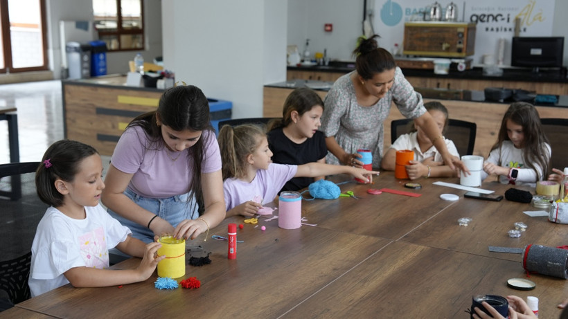 Çocuklar ve gençler için atölye fırsatı - Resim : 4