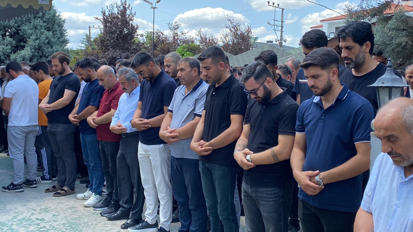 Kocaeli'de aile içi dehşet: Amcaları tarafından öldürülen kardeşlerin cenazesi kaldırıldı! - Resim : 1