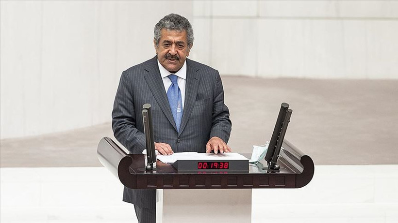 Feti Yıldız'ın masasındaki kitap gündem oldu! - Resim: 2