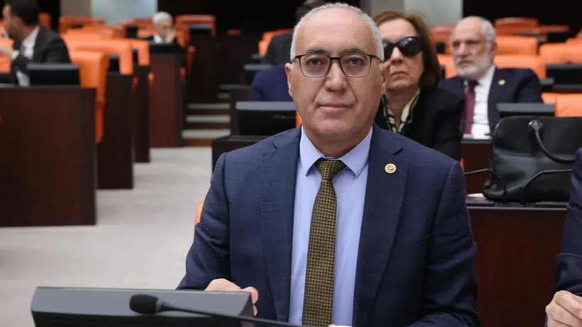 Siyasi isimlerden istifalar gelmeye devam ediyor: O partide şok istifa! - Resim: 4