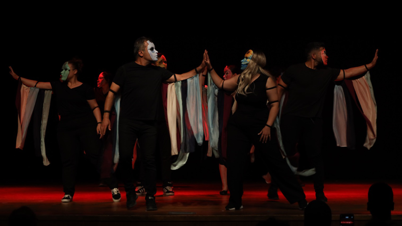 KO-MEK kursiyerlerinden alkış dolu tiyatro performansı! - Resim : 1