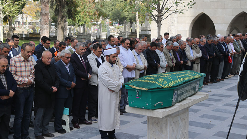 Siyasi isimden acı haber geldi! - Resim: 2