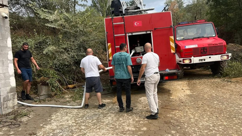 Kosova yangınına askerlerden müdahale! - Resim : 1