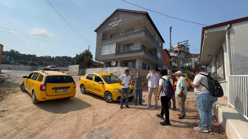 Bir tarafta Kocaeli Büyükşehir Belediyesi Bir tarafta İzmit Belediyesi İletişim yok! Vatandaş mağdur - Resim : 5