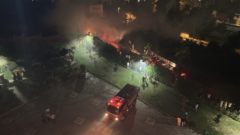 Alevlere teslim olan 3 ev kullanılmaz hale geldi! - Resim : 4