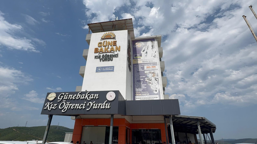 Veliler prenseslerini Günebakan’a emanet ediyor - Resim: 1