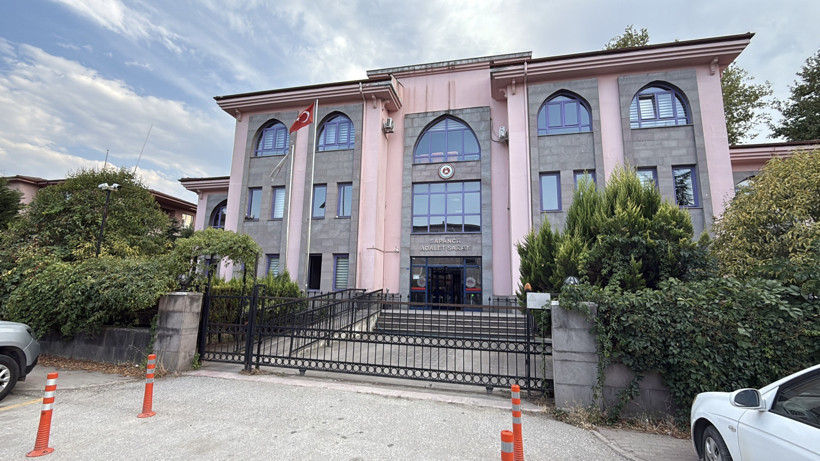 Bungalovdaki gizli kamera skandalında sanıklar ilk kez hakim karşısında - Resim : 1