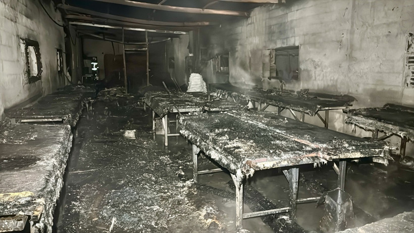 Alevler geceyi aydınlattı... Mermerit atölyesi alev alev yandı - Resim : 2