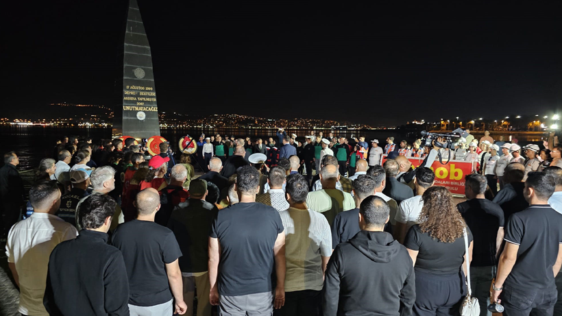 17 Ağustos Depremi’nin 26. yılında Gölcük’te anma programı düzenlendi - Resim : 1