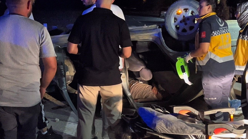 Sakarya'da trafik kazası: Ters dönen araçta sıkıştı! - Resim : 1