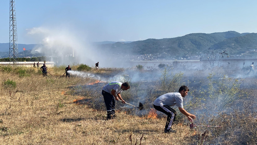 Kocaeli'de korkutan yangın! Ekipler seferber oldu - Resim : 1