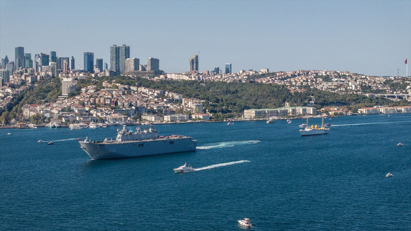 Cumhurbaşkanı Recep Tayyip Erdoğan, donanmayı selamladı - Resim : 2