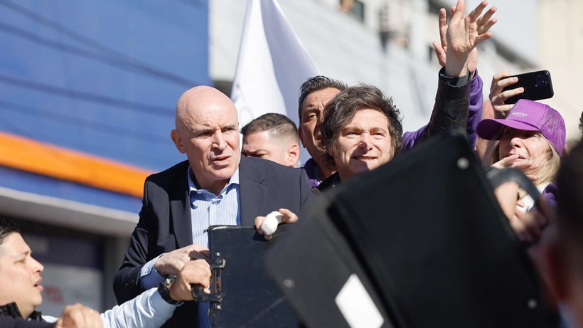 Devlet başkanına saldırı! - Resim: 4