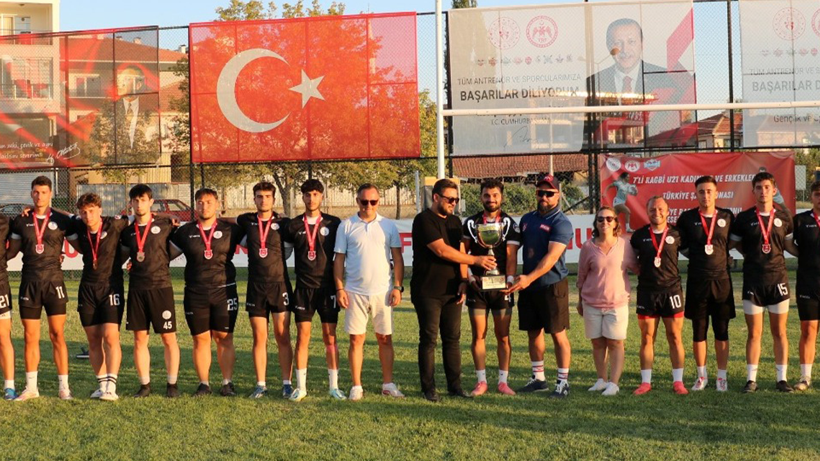 Körfez'de kupa ve madalya yağmuru! - Resim : 1