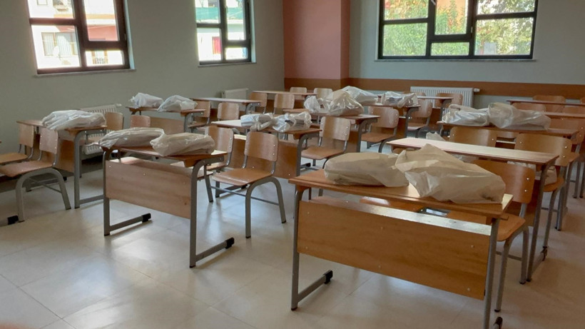 İlk ders zili çaldı: Binlerce öğrenci ders başı yaptı! - Resim : 2