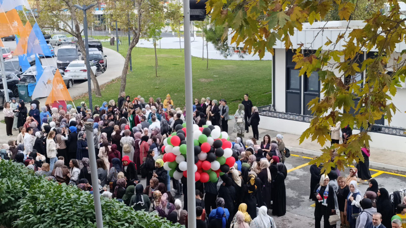 Genel Başkanları geldi! AK Kadınlar Filistin için gökyüzüne balonlar bıraktı - Resim : 2