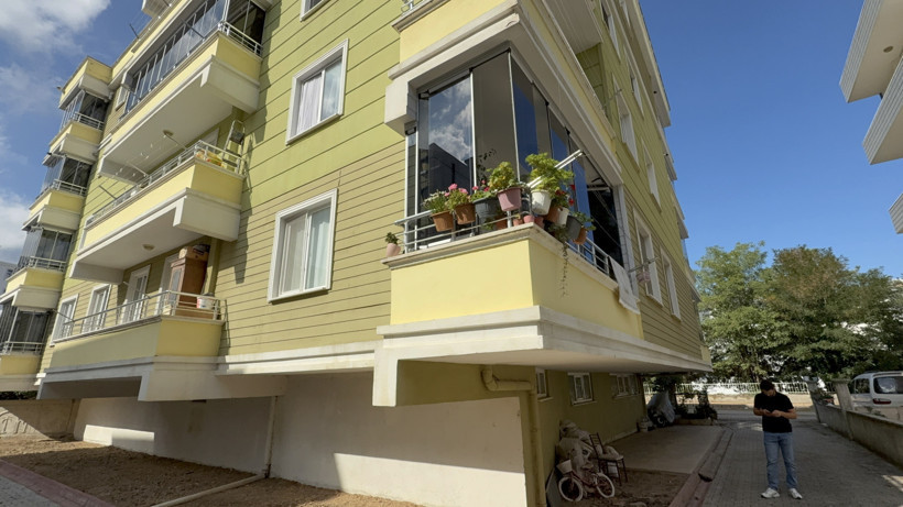 Çiçeklere çamaşır suyu dökme kavgası! - Resim : 1