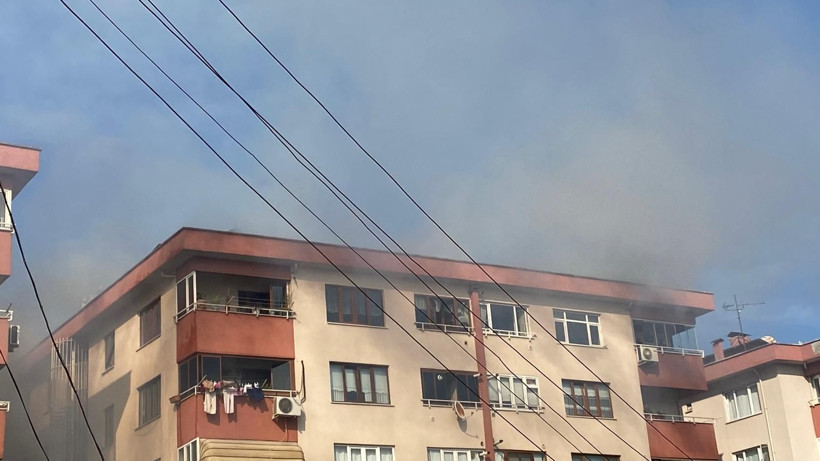 Çatıda çıkan yangın paniğe sebep oldu! - Resim: 6