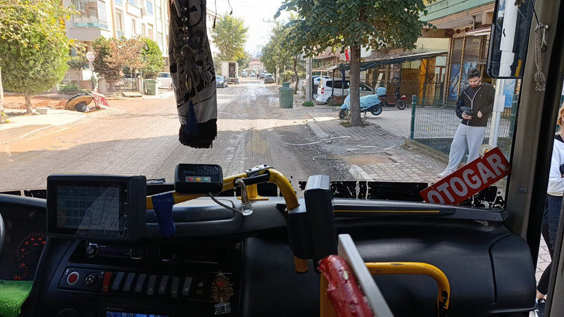 Yollar köstebek yuvasına döndü! Otobüs şoförleri isyanda - Resim : 1