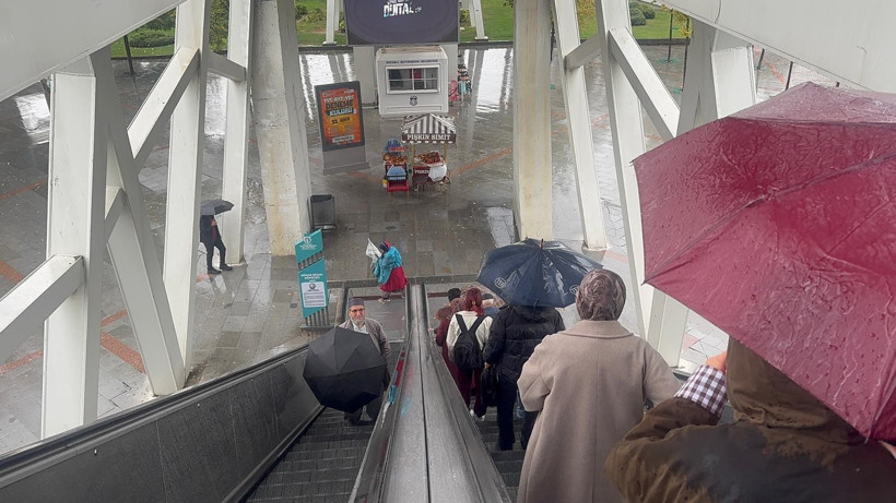 Yağmur bu kez etkili geldi... İzmit'ten yağmur manzaraları - Resim: 26