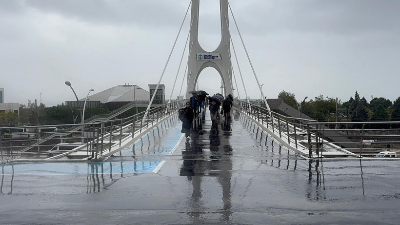 Yağmur bu kez etkili geldi... İzmit'ten yağmur manzaraları - Resim: 18