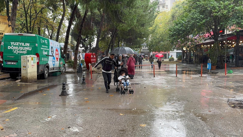 Yağmur bu kez etkili geldi... İzmit'ten yağmur manzaraları - Resim: 4