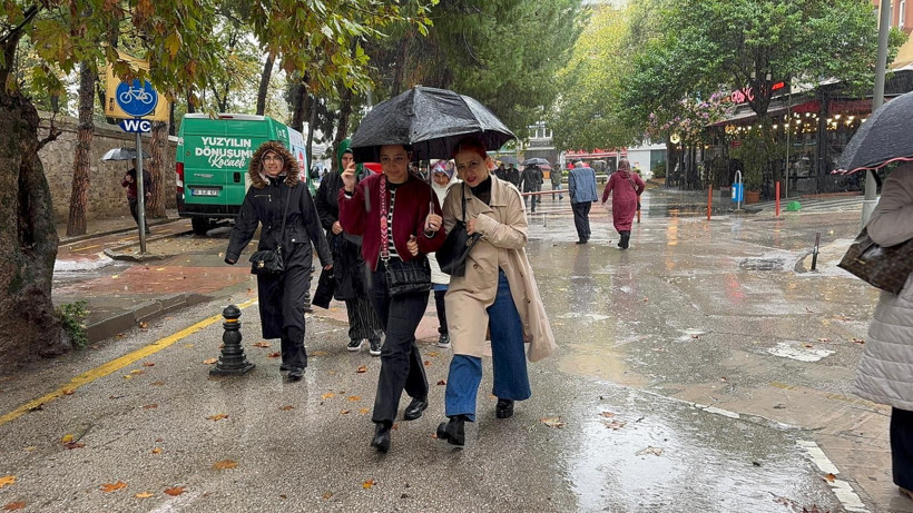 Yağmur bu kez etkili geldi... İzmit'ten yağmur manzaraları - Resim: 5