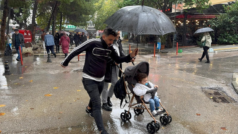Yağmur bu kez etkili geldi... İzmit'ten yağmur manzaraları - Resim: 7