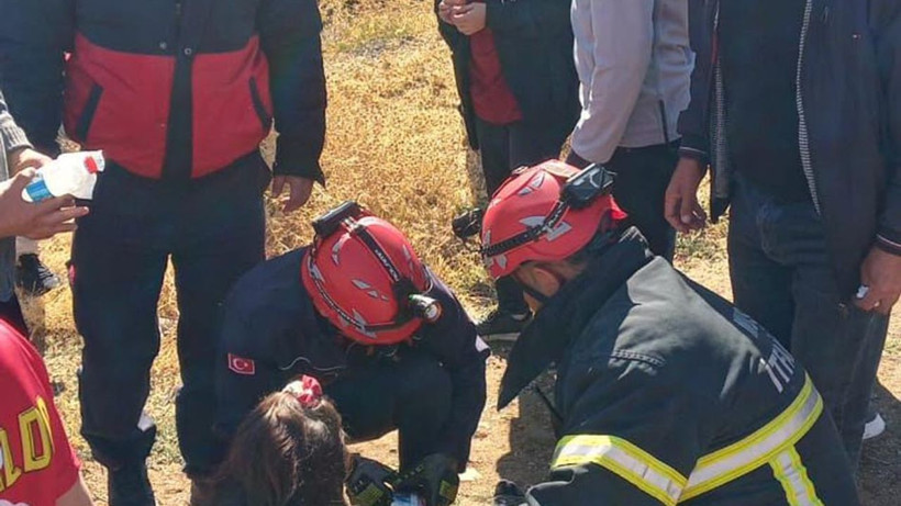 Feci kaza! Tren, öğrenci servisine çarptı - Resim: 2