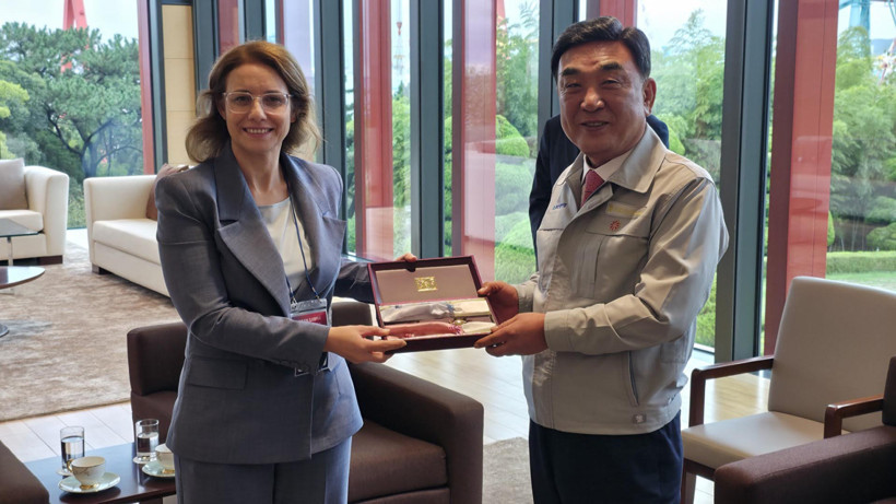 Güney Kore, Büyükşehir mehteri ile inledi - Resim : 2