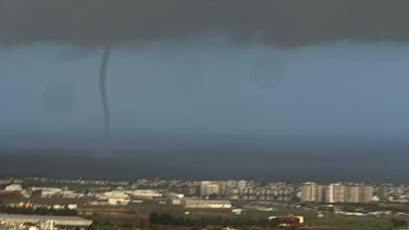 Hatay'ı hem sel vurdu hem hortum! - Resim : 1