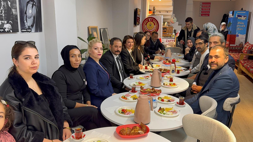 Suzan Küçüksaraç: Bütün sokakları dolaşıyoruz ve dolaşmaya devam edeceğiz - Resim : 1