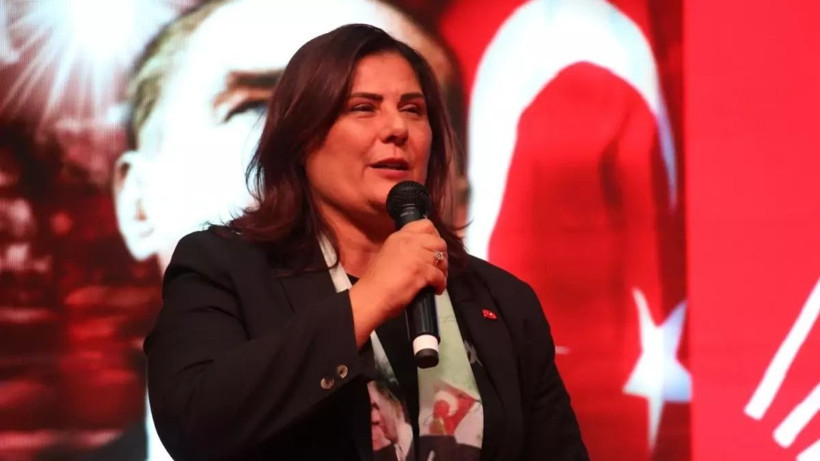 Özlem Çerçioğlu yuhalandı! Apar topar sahneyi terk etti... - Resim: 4