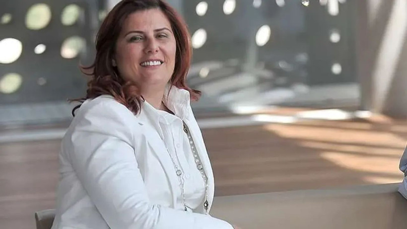 Özlem Çerçioğlu yuhalandı! Apar topar sahneyi terk etti... - Resim: 1