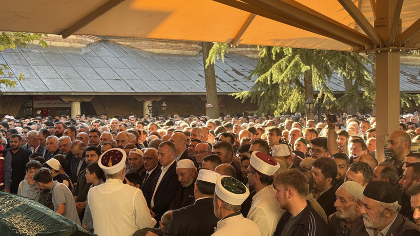 Enkazda hayatını kaybedenler son yolculuğuna uğurlandı - Resim : 1