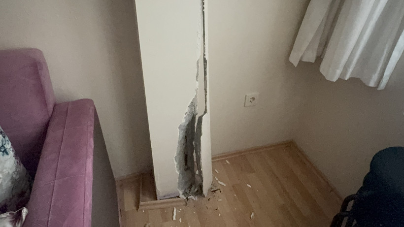 Kocaeli'de kolonları çatlayan bir bina boşaltıldı - Resim : 1