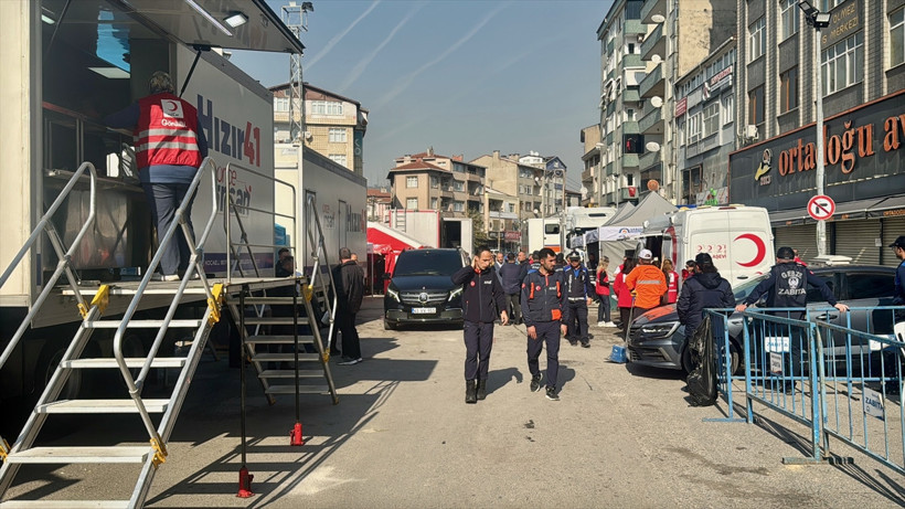 7 katlı apartmanın çöktüğü bölgede çalışmalar sürüyor - Resim : 1