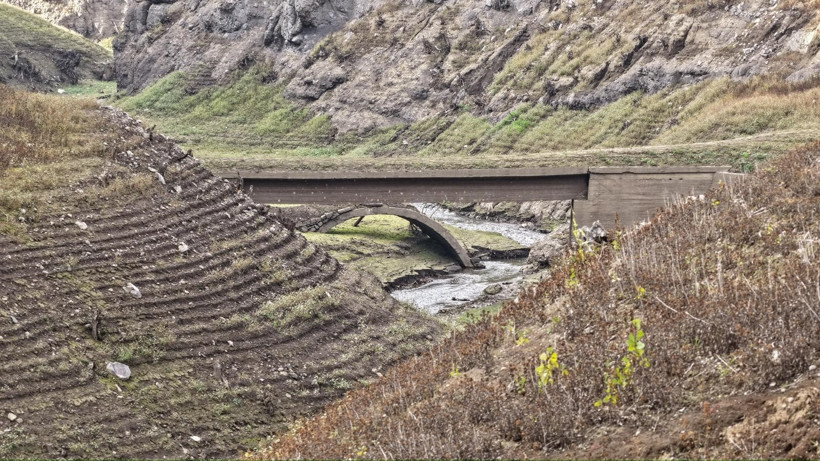 Yuvacık Barajı'nda korkutan seviye! Eski köprü görünür hale geldi - Resim : 4