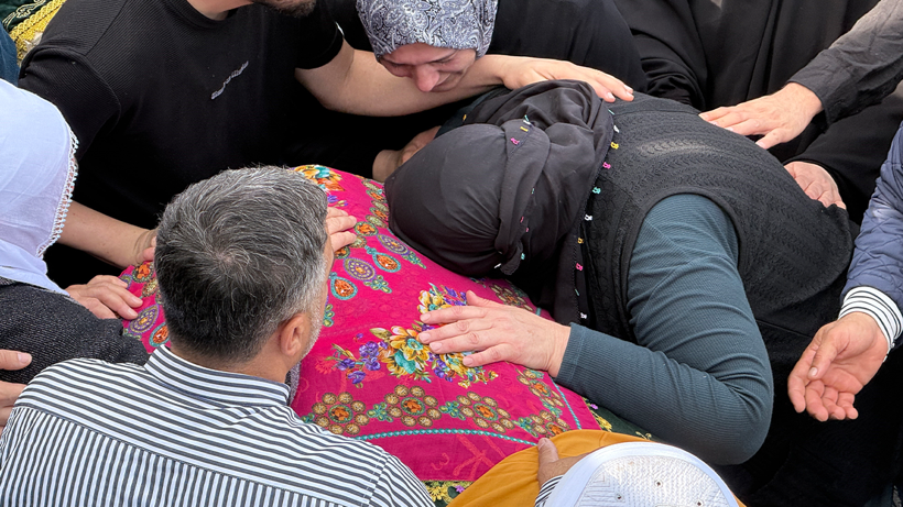 Dilovası'ndaki yangında vefat edenler son yolculuklarına uğurlandı - Resim : 1