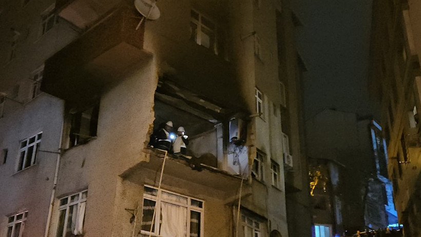 Binada patlama meydana geldi! Duvarı yıkıldı - Resim: 1