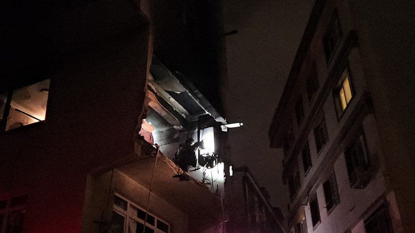 Binada patlama meydana geldi! Duvarı yıkıldı - Resim: 3