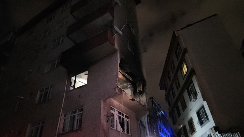 Binada patlama meydana geldi! Duvarı yıkıldı - Resim: 5