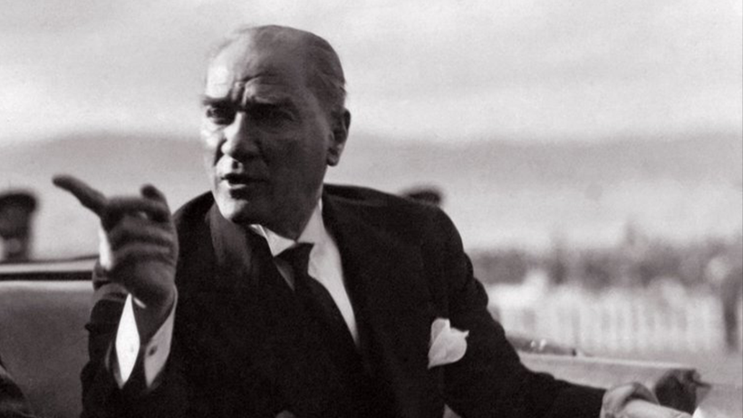 10 Kasım'da tepki çeken hareket! Sosyal medyanın gündemine oturdu - Resim: 4